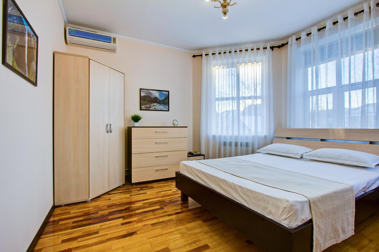 Centre Hostel Bisjkek Eksteriør billede