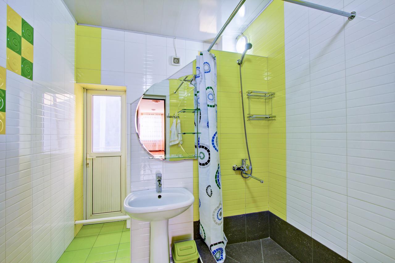 Centre Hostel Bisjkek Eksteriør billede