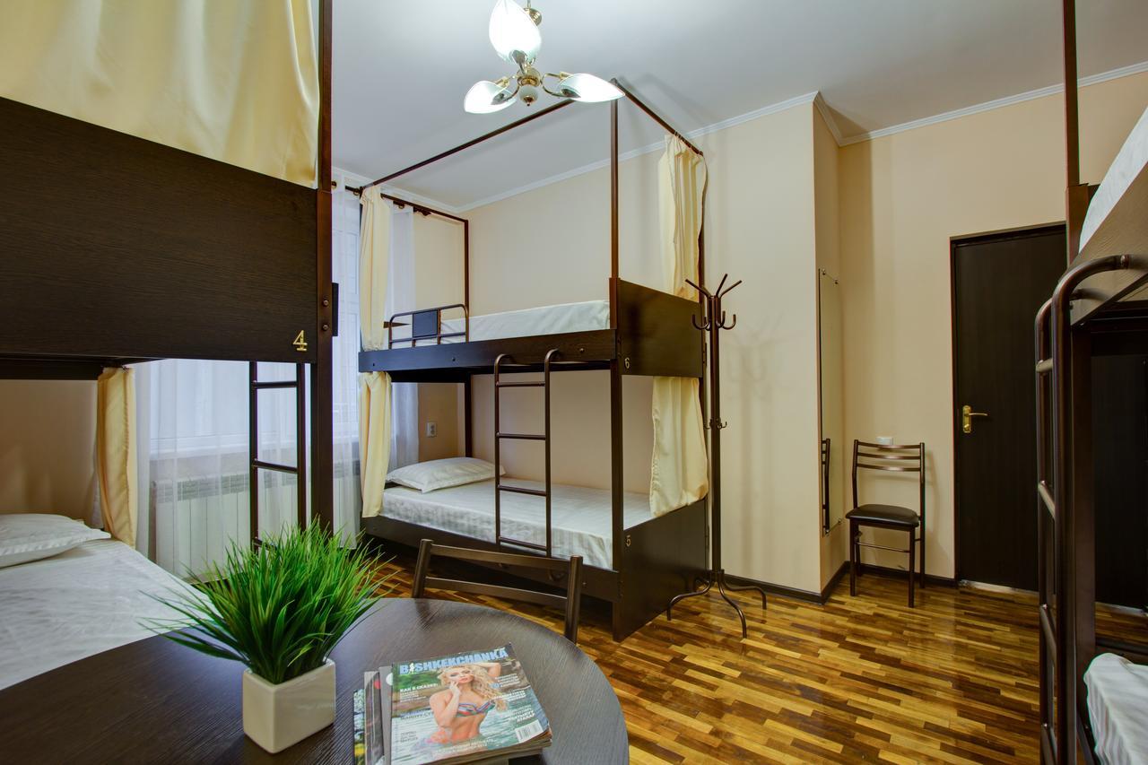 Centre Hostel Bisjkek Eksteriør billede